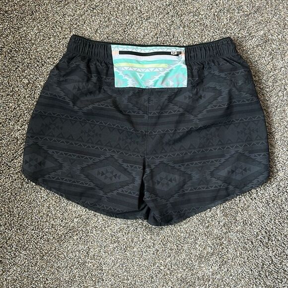 Chubbies Women’s Board Shorts Aztec Lined 5.5” Size M - Picture 2 of 4